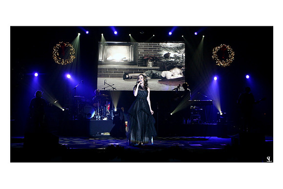 "Kerri Roberts, Newsong's Very Merry Christmas"